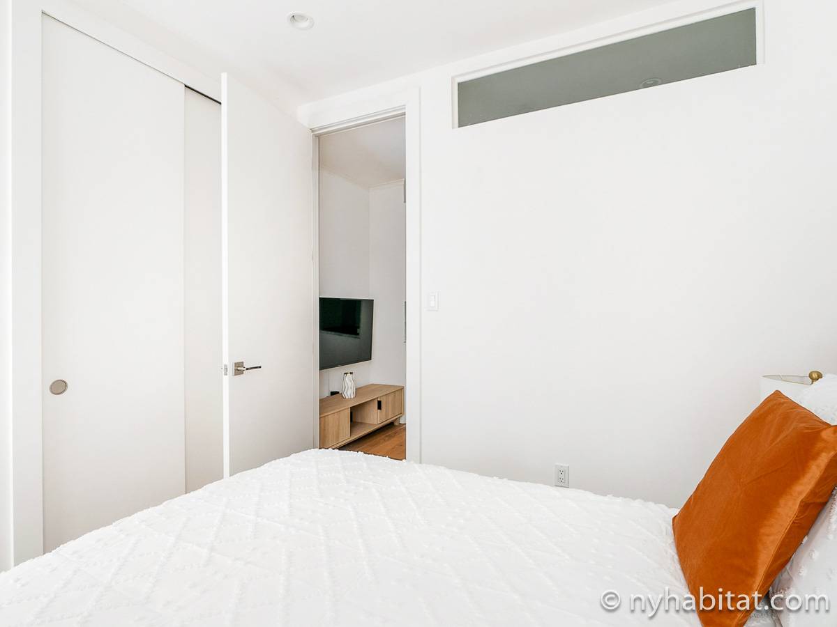 Bedroom - Photo 4 of 5