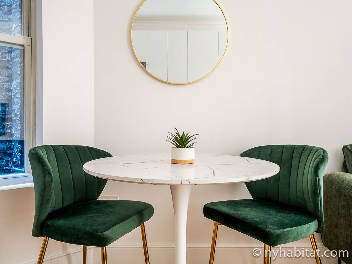 Living room - Photo 5 of 5