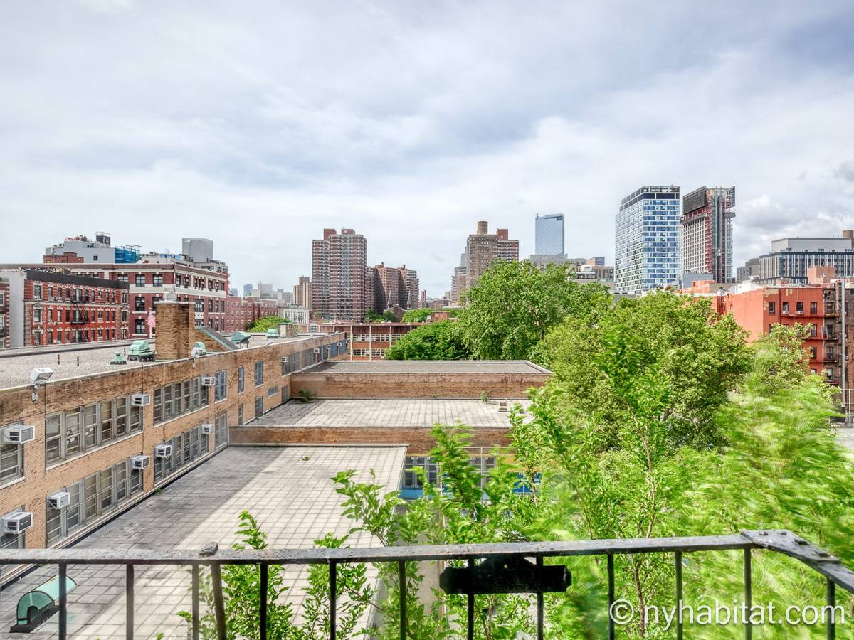 Living room - Photo 4 of 4