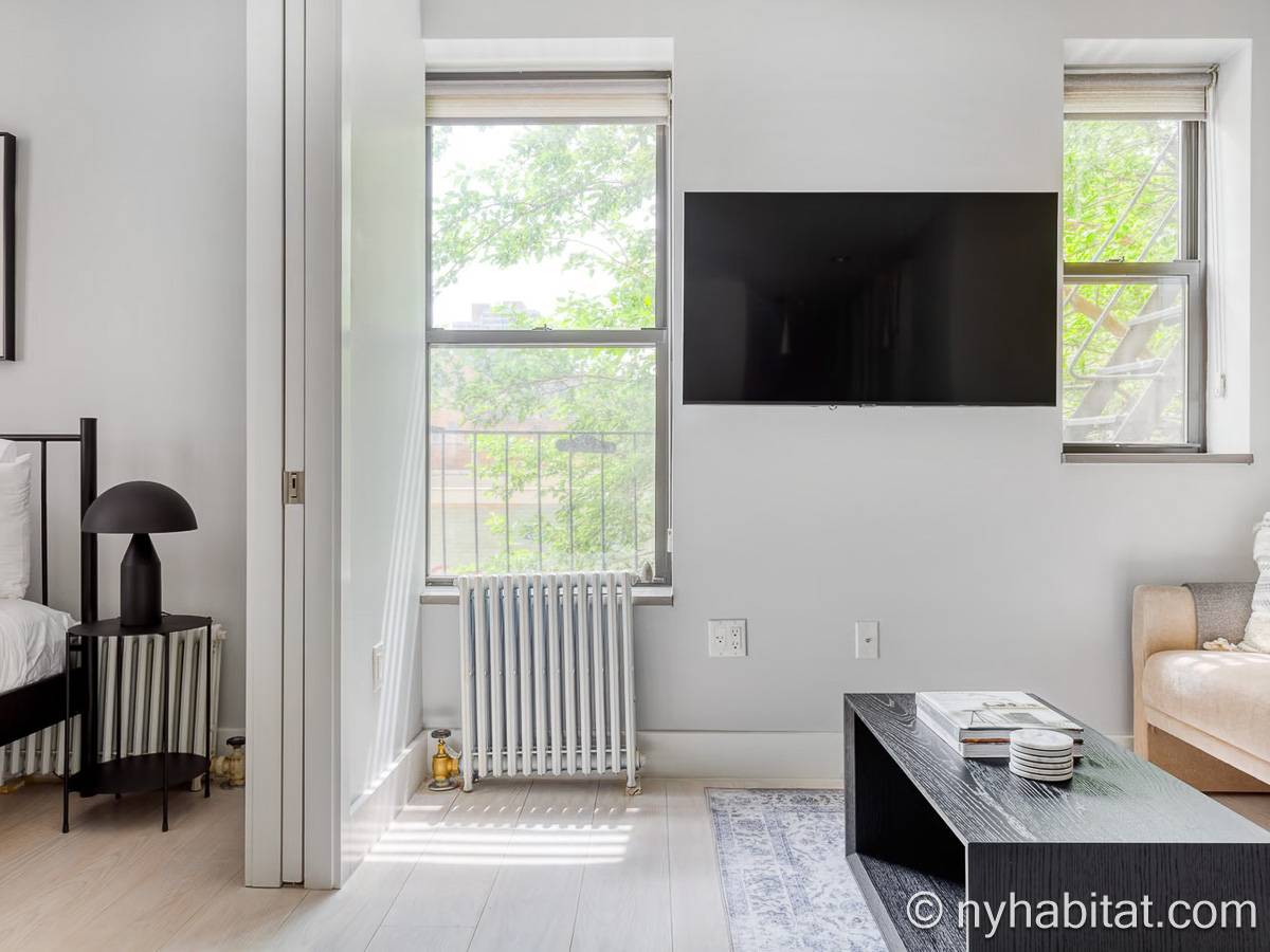 Living room - Photo 2 of 4