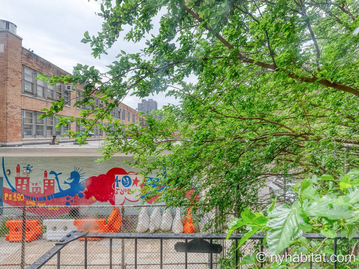 Living room - Photo 4 of 4