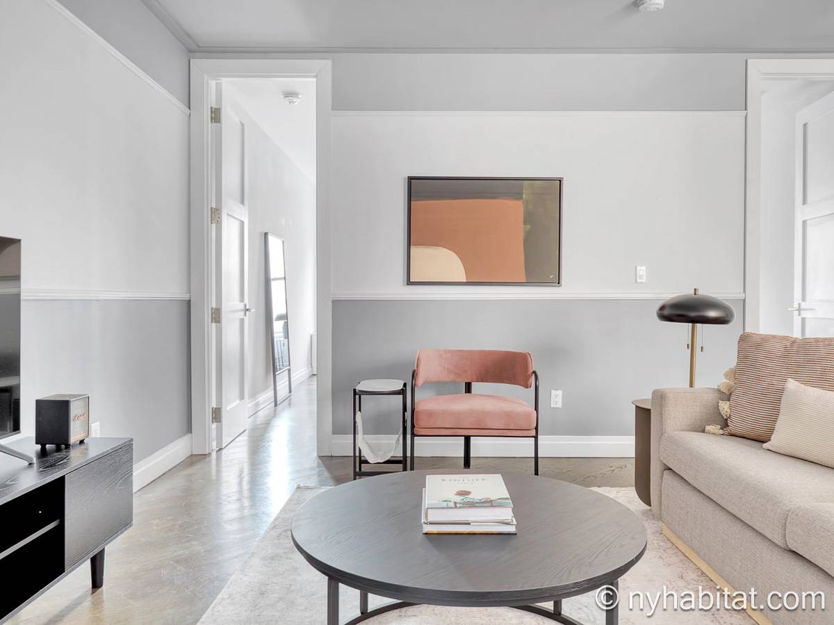 Living room - Photo 3 of 5