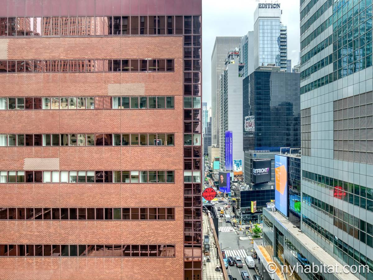 Living room - Photo 5 of 5