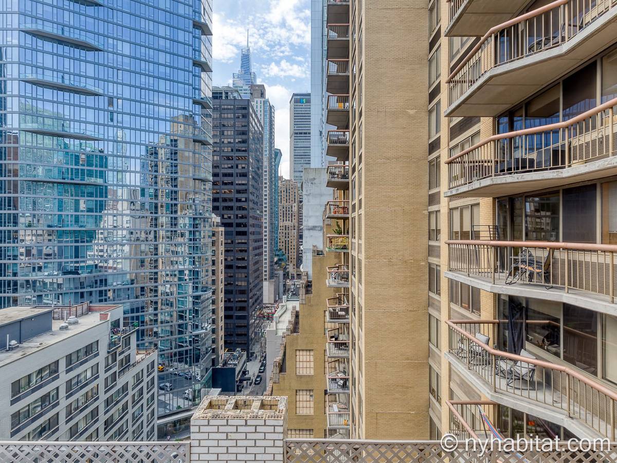 Living room - Photo 4 of 4