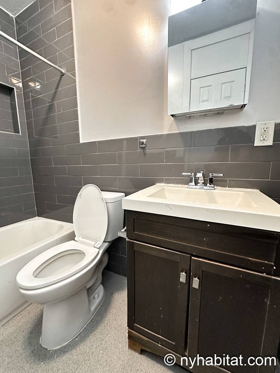 Badezimmer 2 - Photo 2 von 3