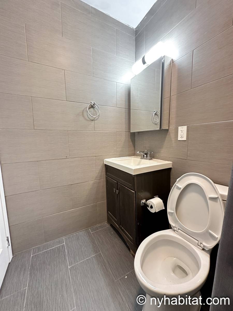 Badezimmer 1 - Photo 2 von 3