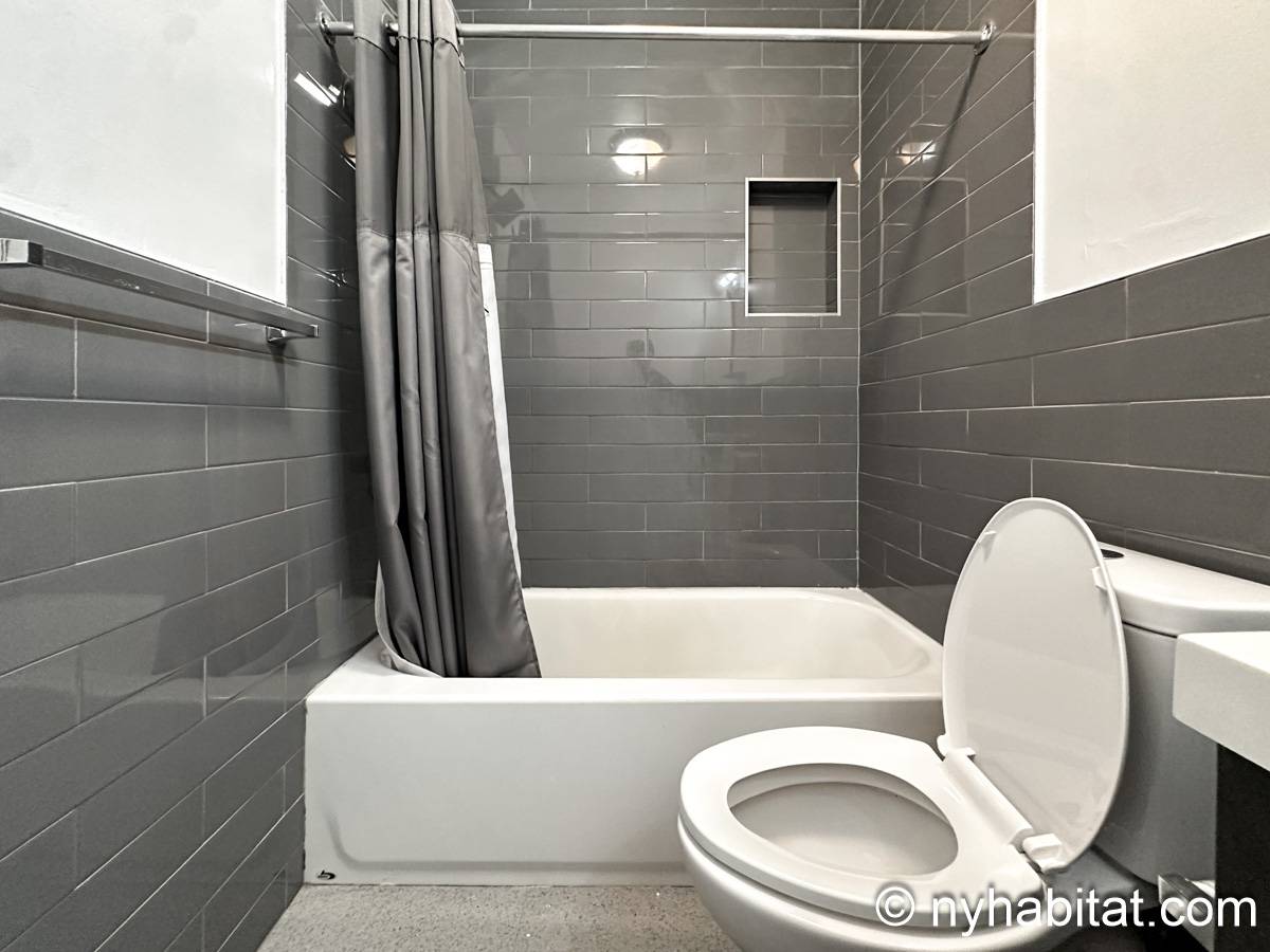 Badezimmer 2 - Photo 1 von 3