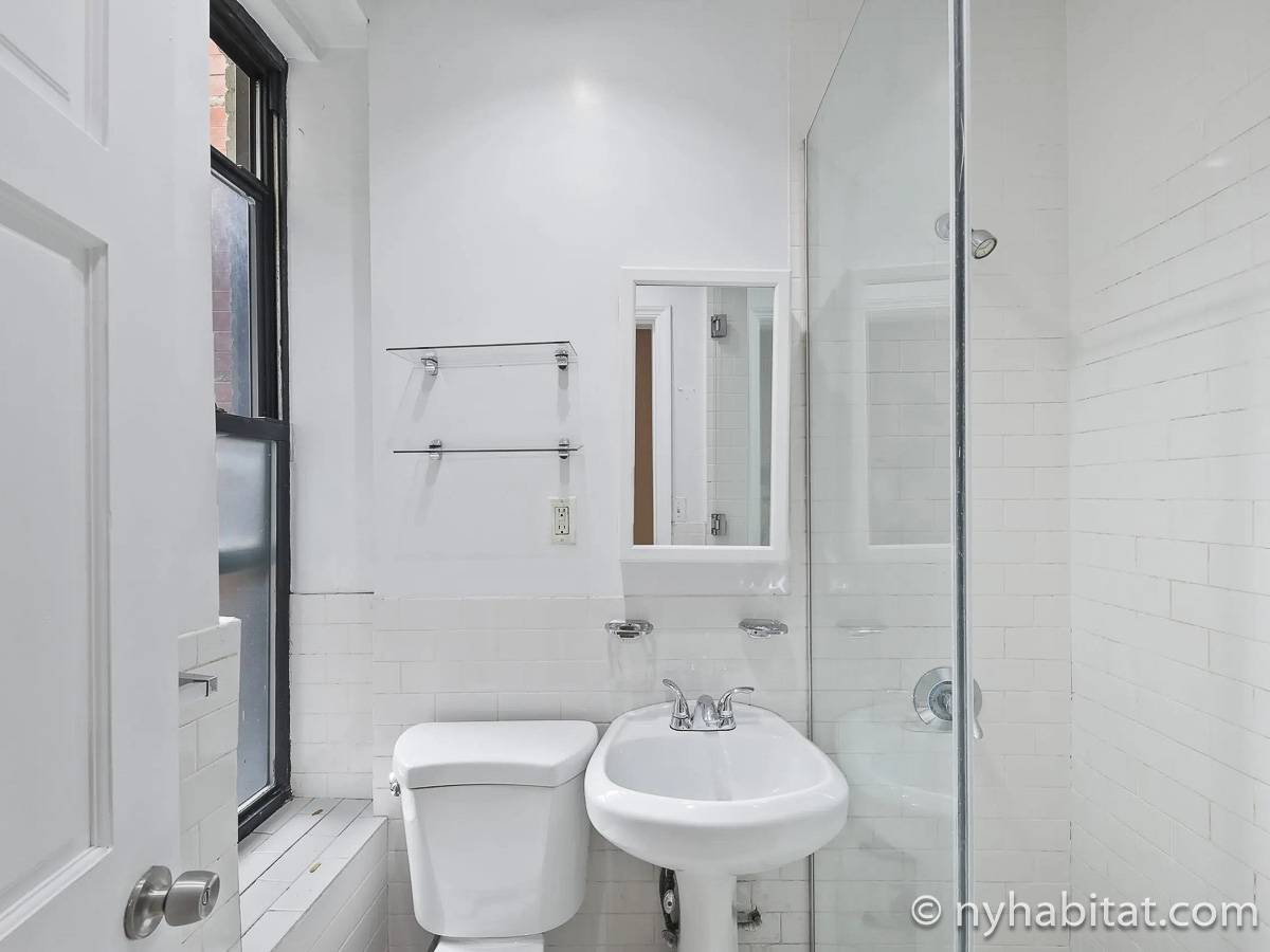 Badezimmer - Photo 1 von 2