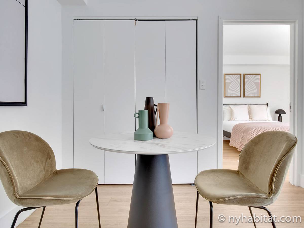 Living room - Photo 4 of 4