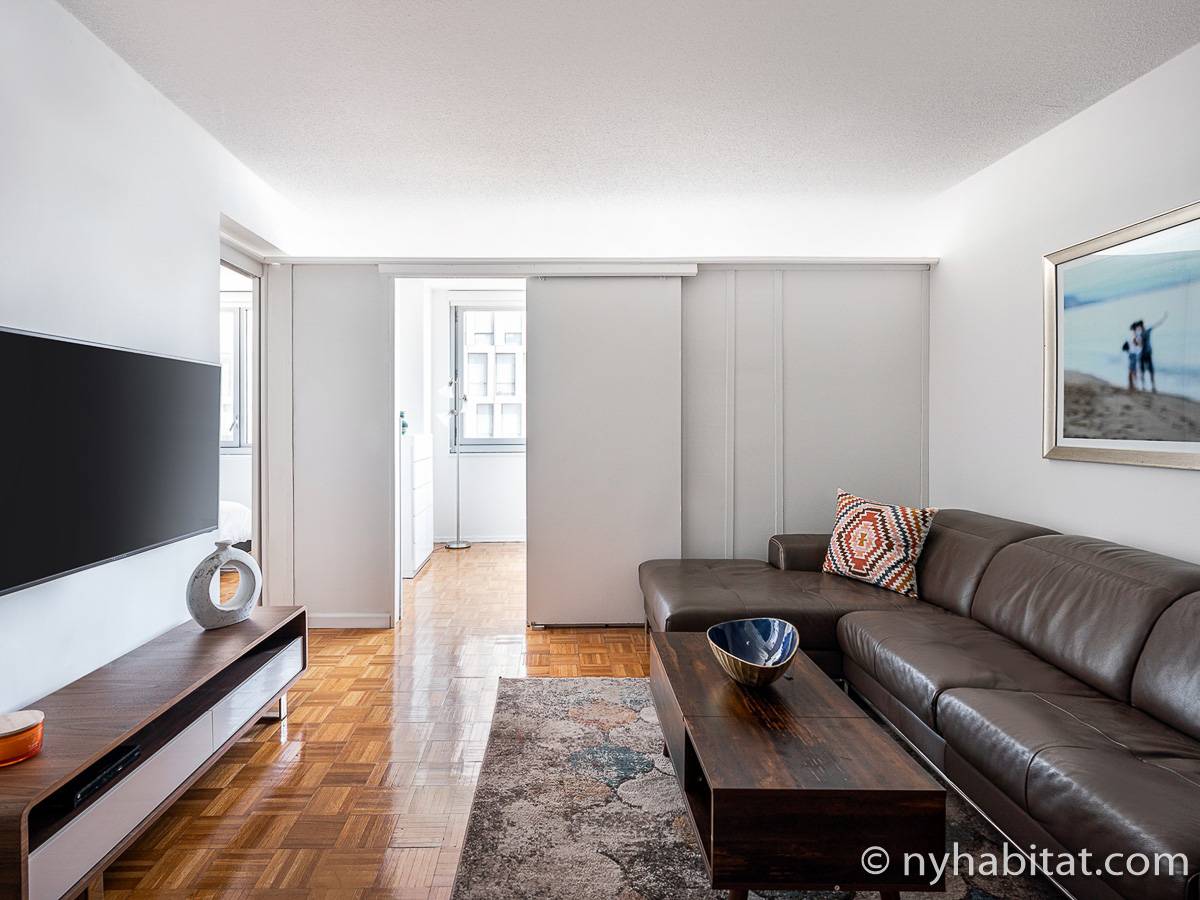 Living room - Photo 2 of 5