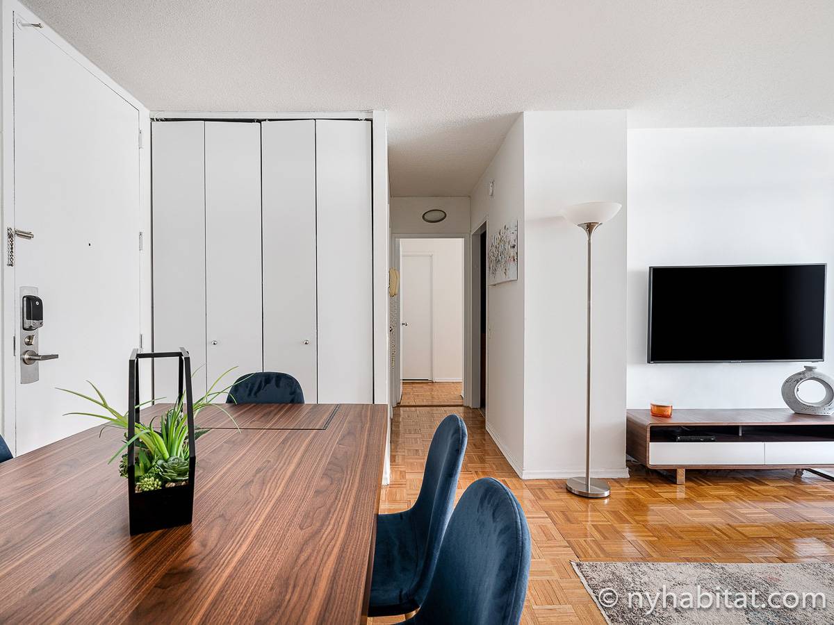 Living room - Photo 5 of 5