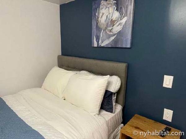 Living room - Photo 2 of 3