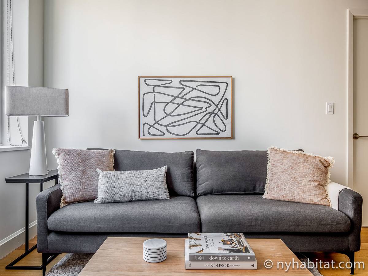 Living room - Photo 5 of 6