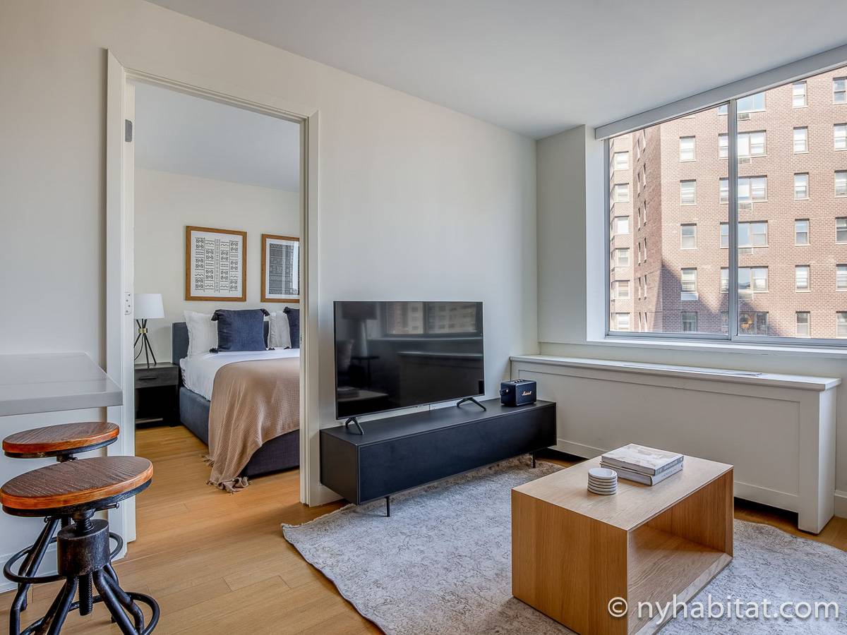 Living room - Photo 4 of 6