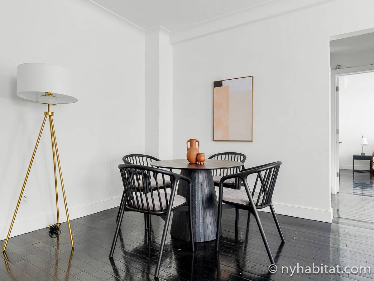 Living room - Photo 4 of 4