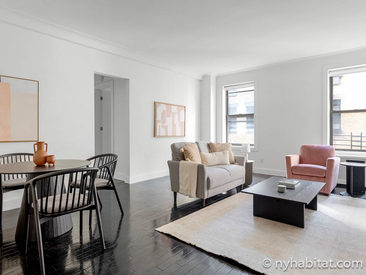 Living room - Photo 2 of 4