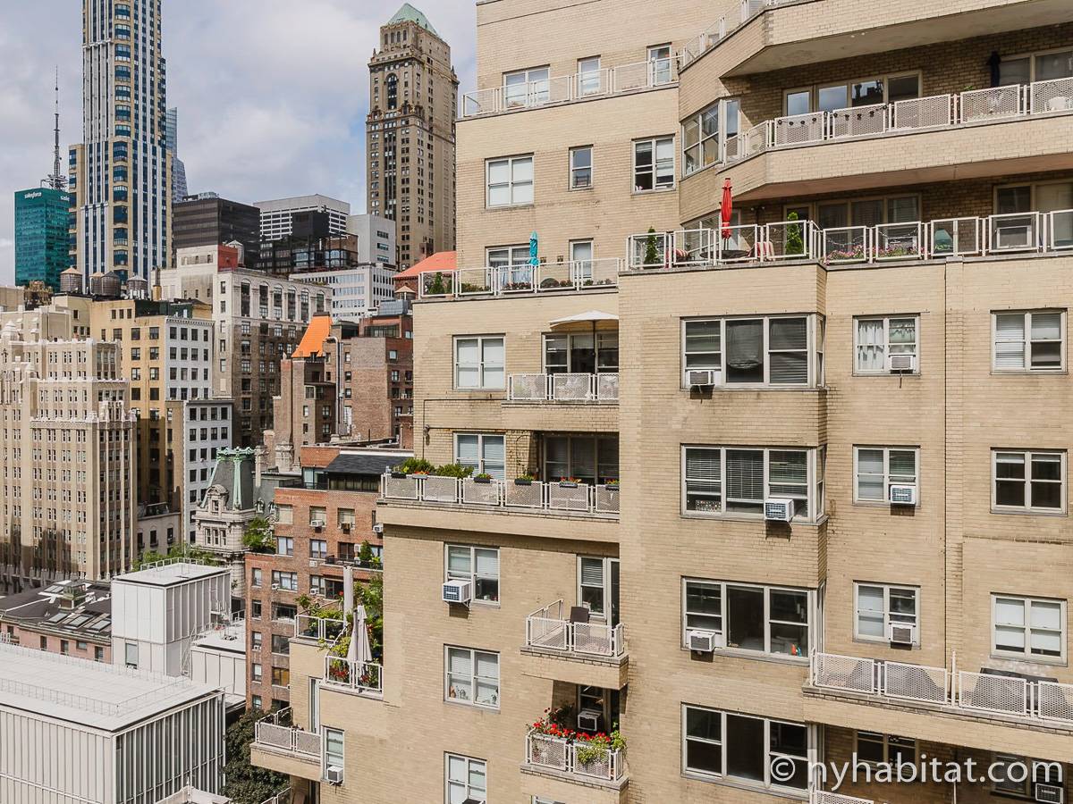 Living room - Photo 5 of 5