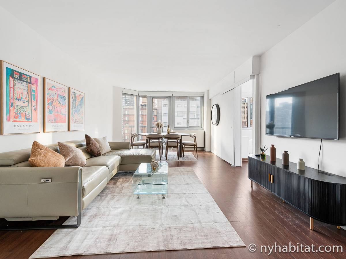 Living room - Photo 2 of 10