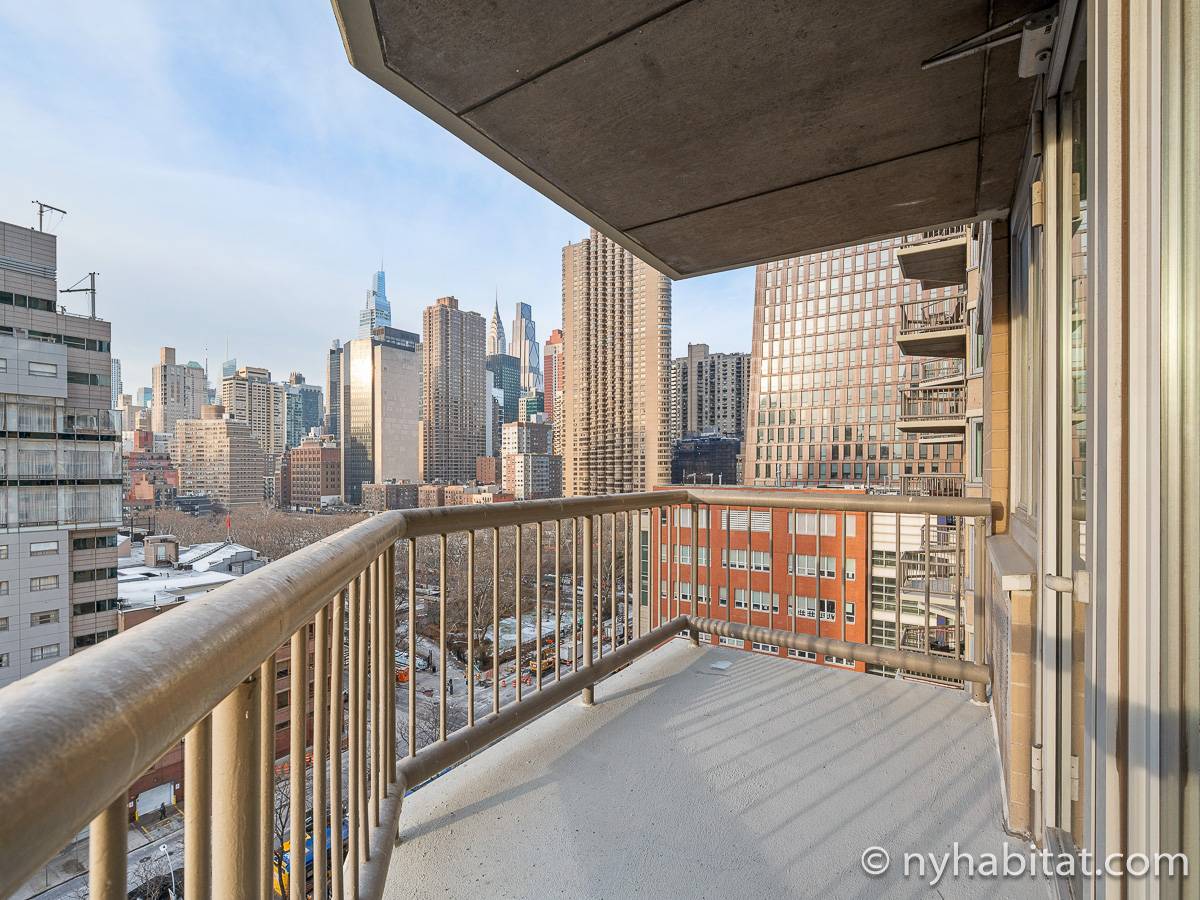 Living room - Photo 10 of 10