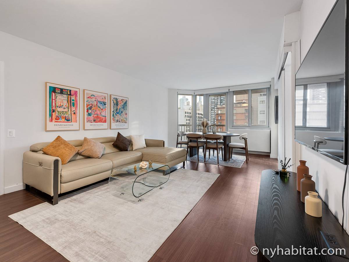 Living room - Photo 5 of 10