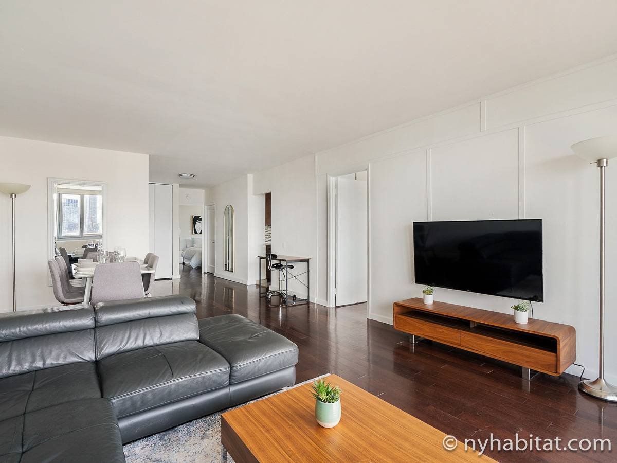 Living room - Photo 4 of 8