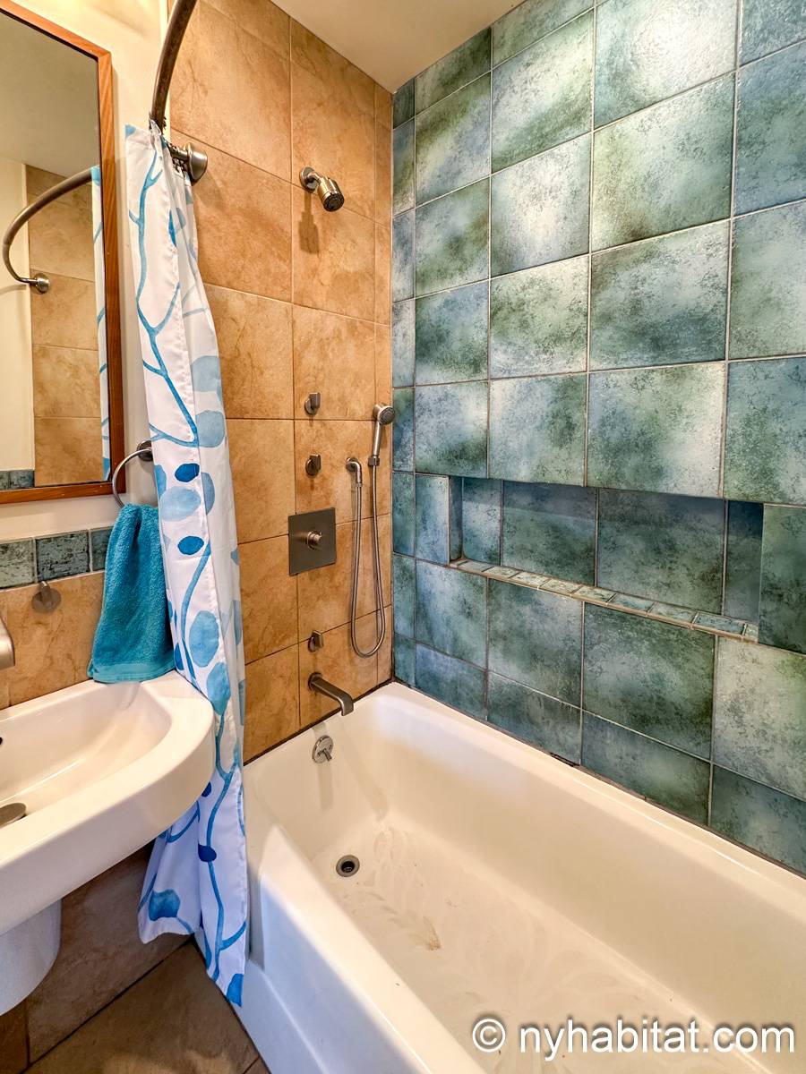 Bathroom - Photo 3 of 5 Bathroom - Photo 3 of 5