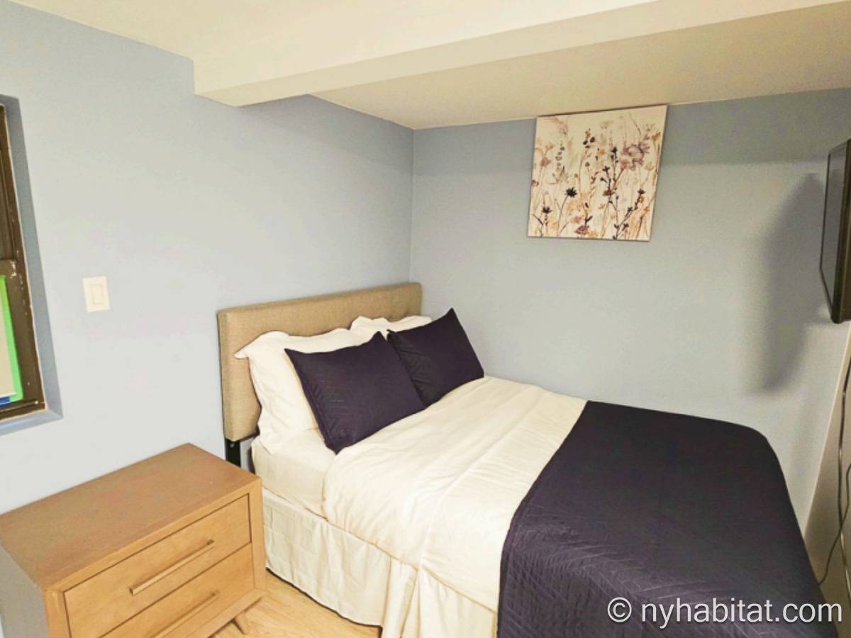 Living room - Photo 2 of 4