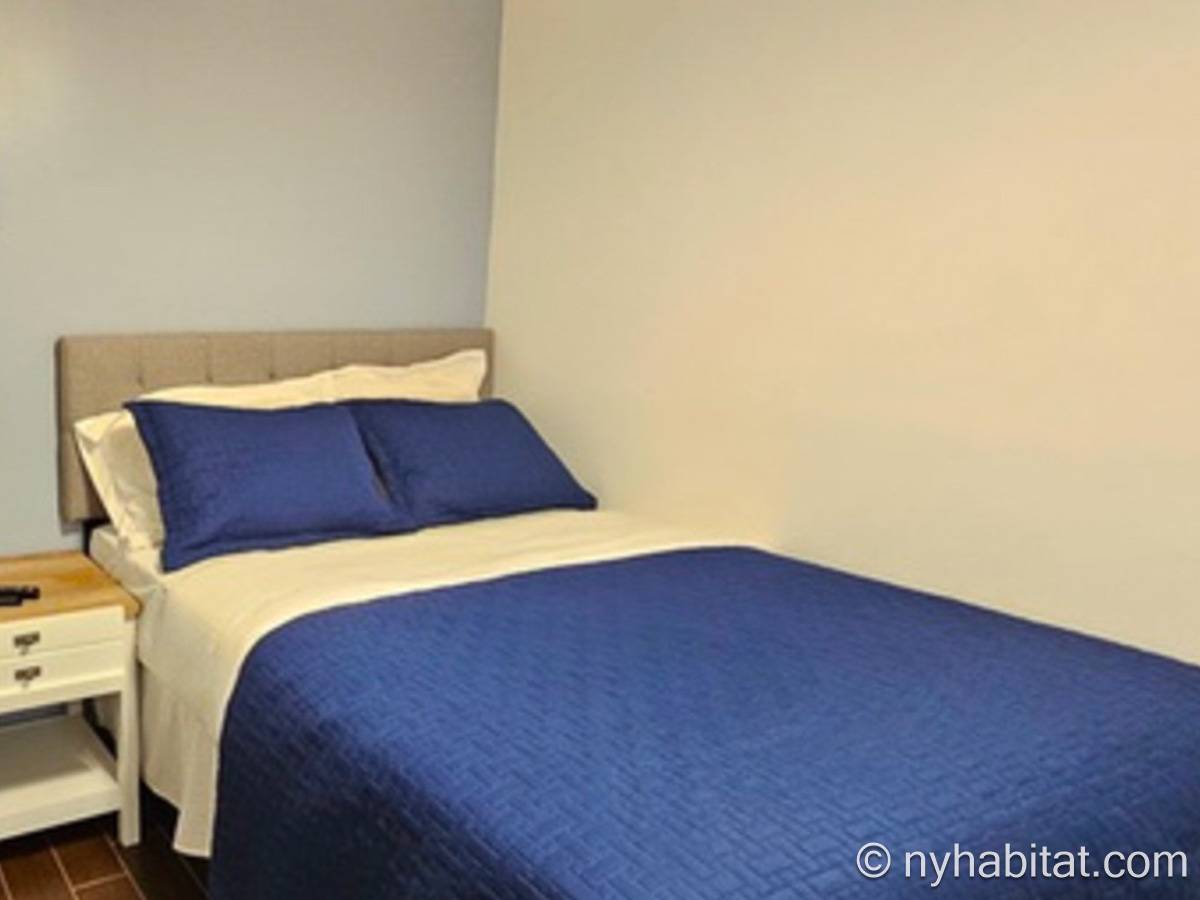 Living room - Photo 3 of 3