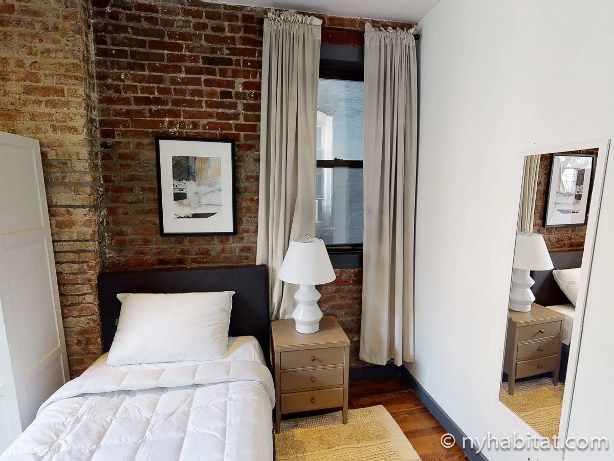 Camera 1 - Photo 2 di 3