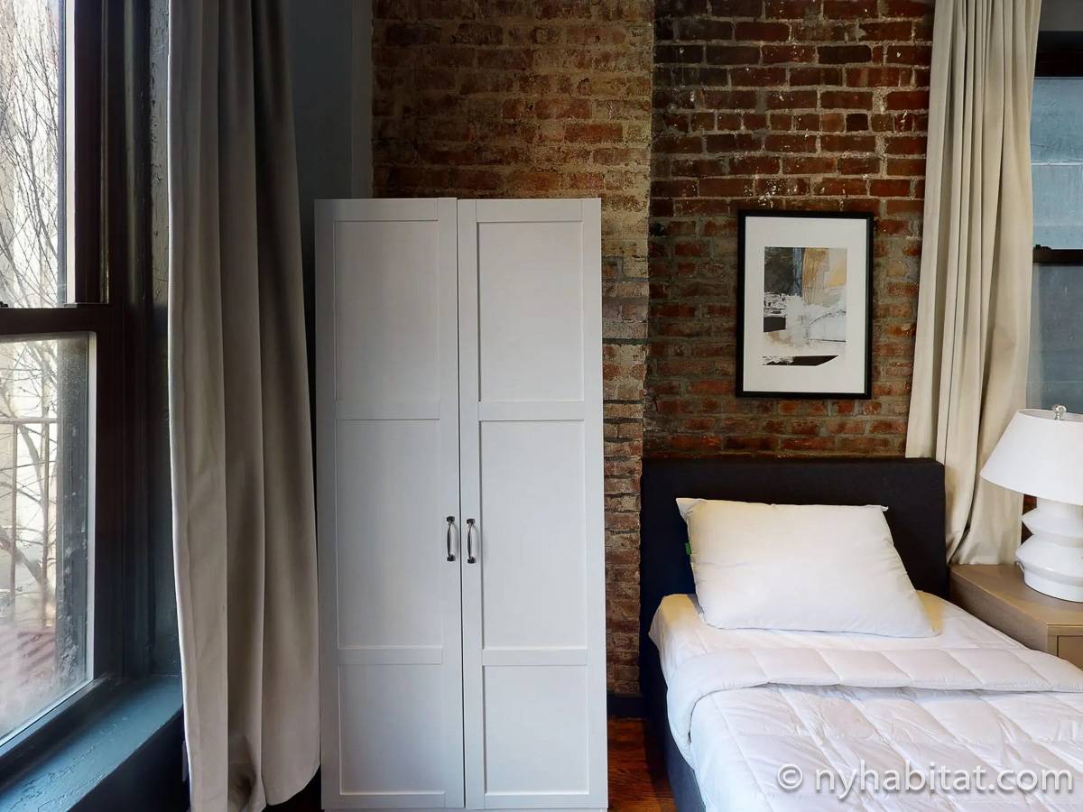 Camera 1 - Photo 3 di 3