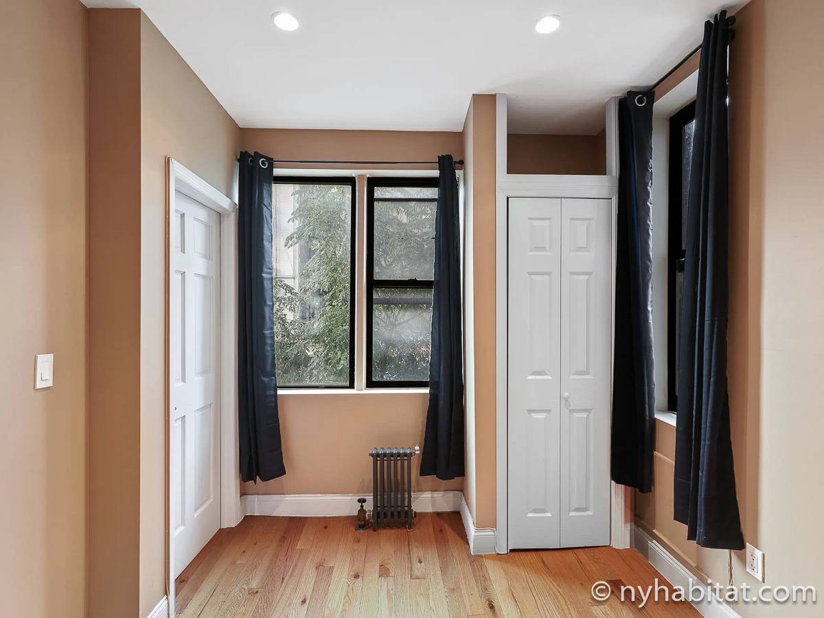 Bedroom - Photo 2 of 5