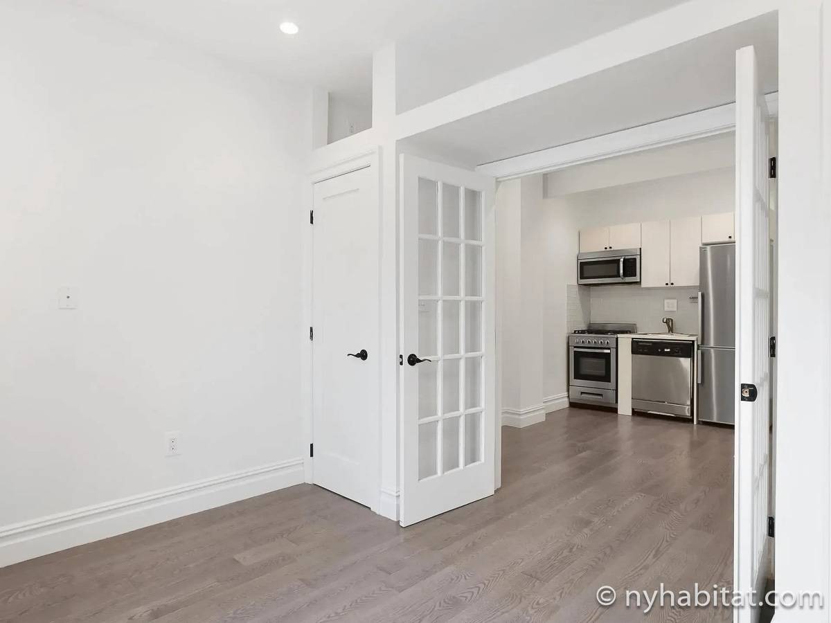 Bedroom - Photo 7 of 9