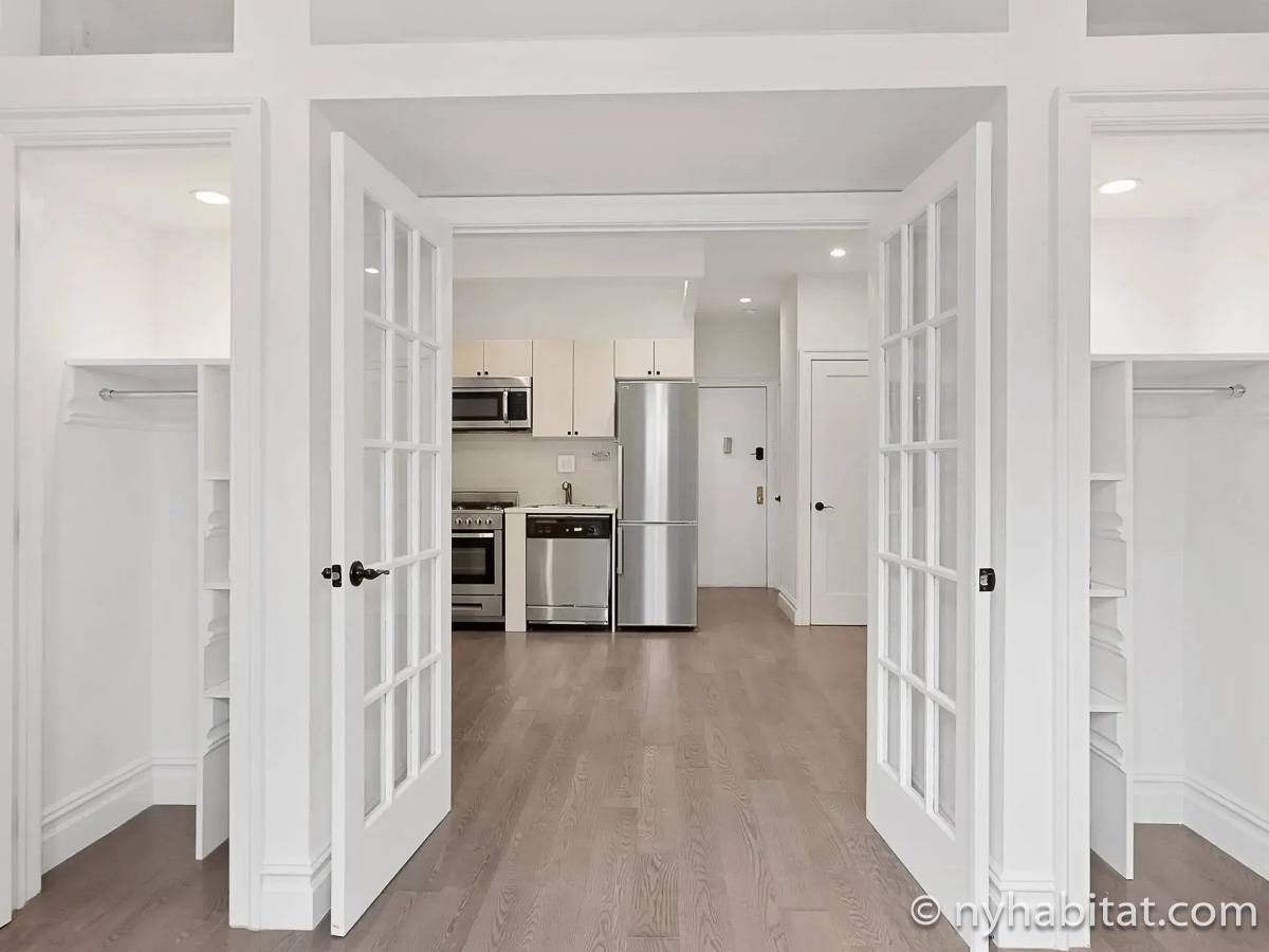 Bedroom - Photo 8 of 9