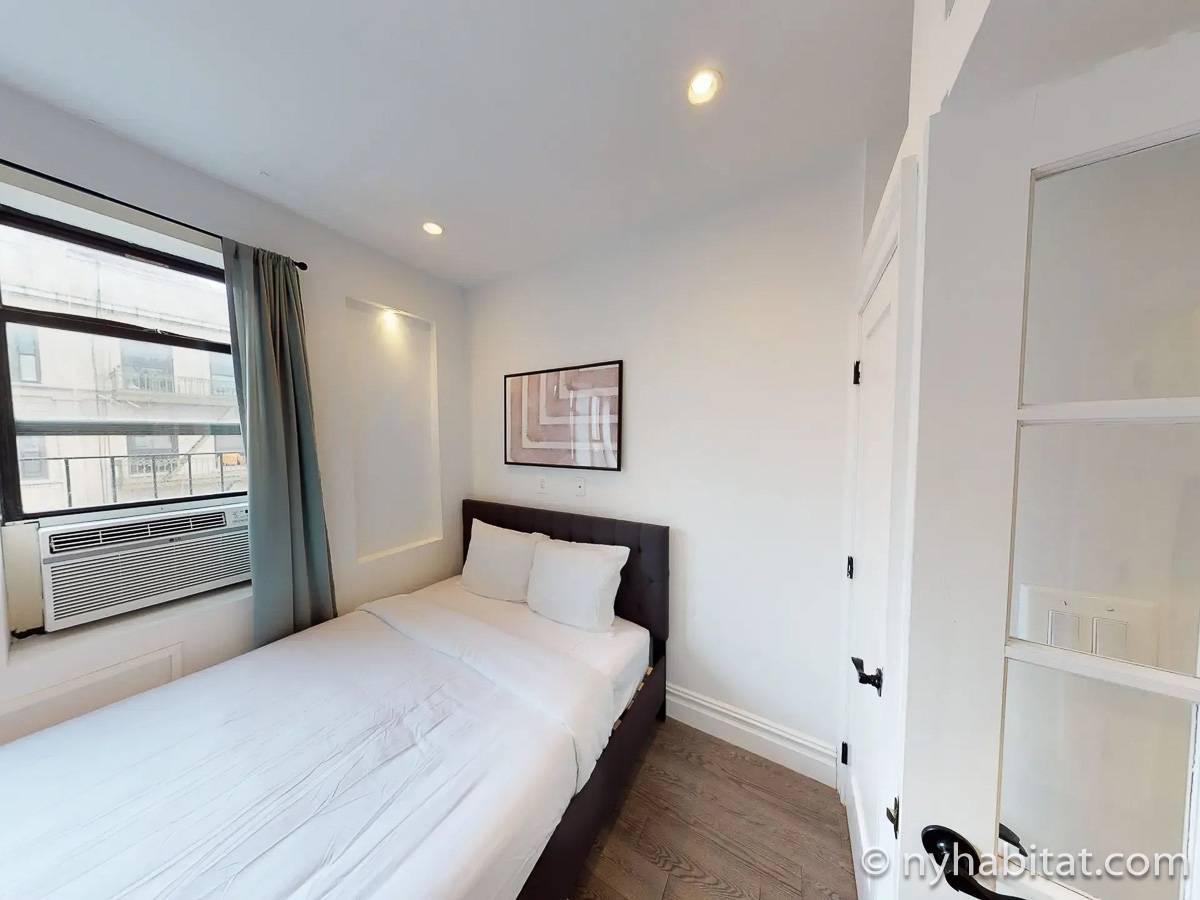 Bedroom - Photo 2 of 9