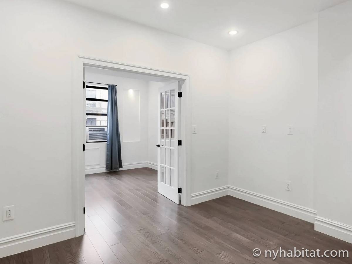 Living room - Photo 2 of 4