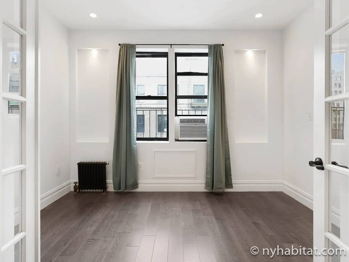 Bedroom - Photo 5 of 9