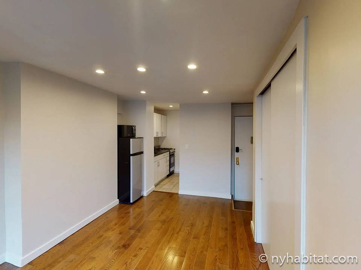 Living room - Photo 4 of 4