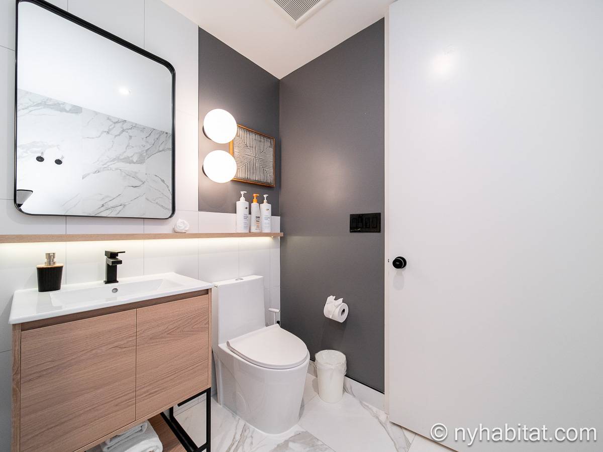 Bathroom 2 - Photo 3 of 3