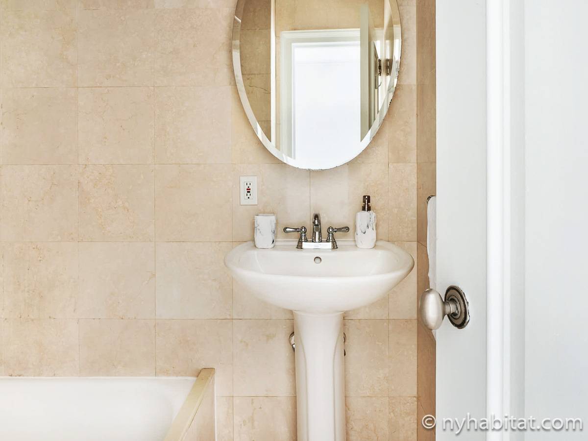 Bathroom - Photo 2 of 2 Bathroom - Photo 2 of 2