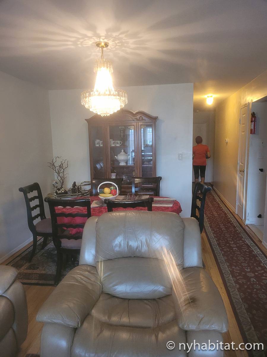 Living room - Photo 2 of 2