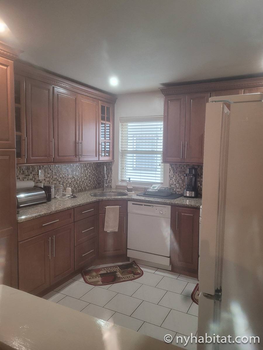Kitchen - Photo 2 of 4
