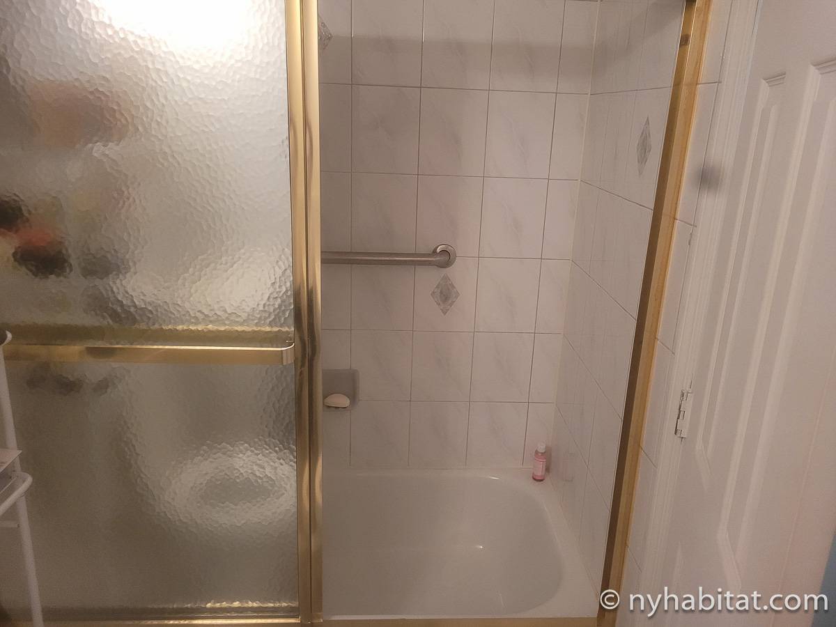 Bathroom 2 - Photo 2 of 3