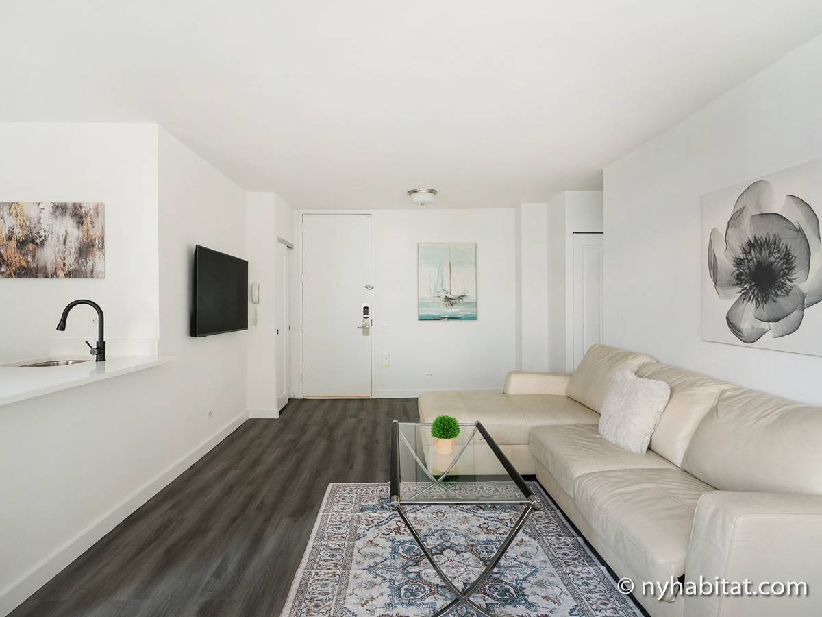 Living room - Photo 5 of 7
