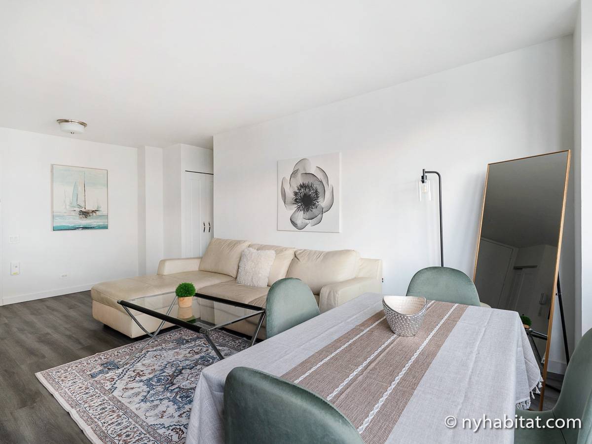 Living room - Photo 6 of 7