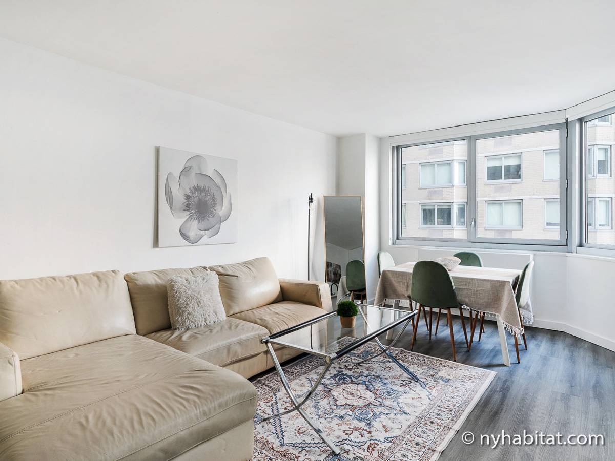Living room - Photo 2 of 7
