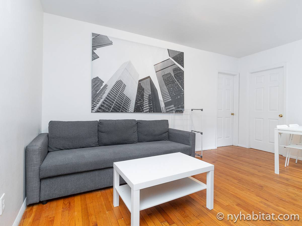 Living room - Photo 4 of 6