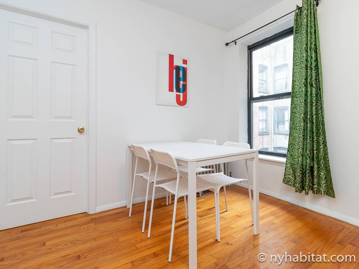 Living room - Photo 6 of 6