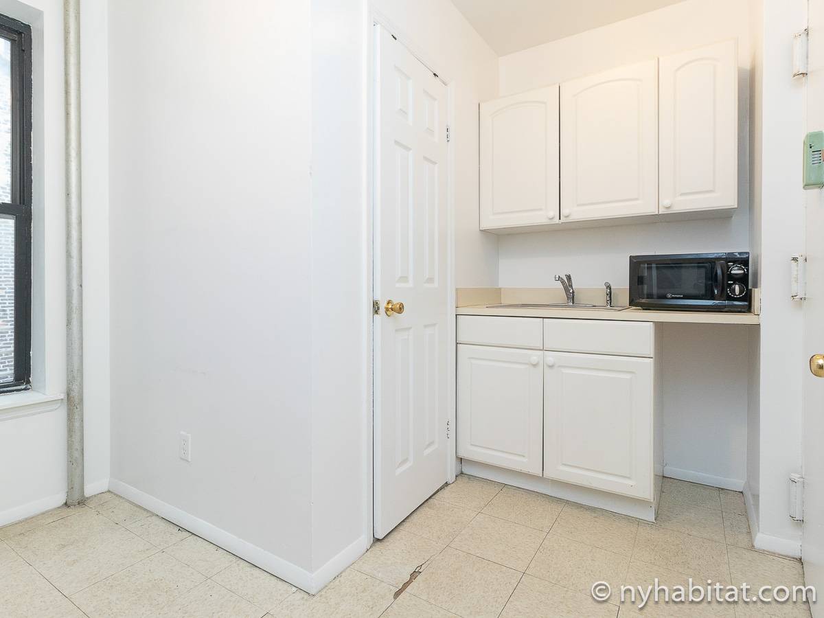 Kitchen - Photo 3 of 3