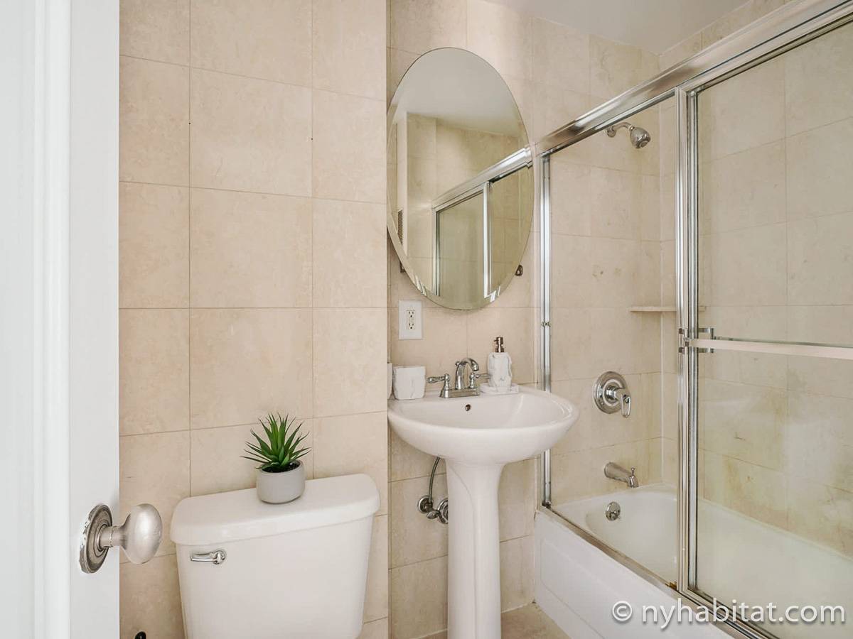 Bathroom - Photo 2 of 2 Bathroom - Photo 2 of 2