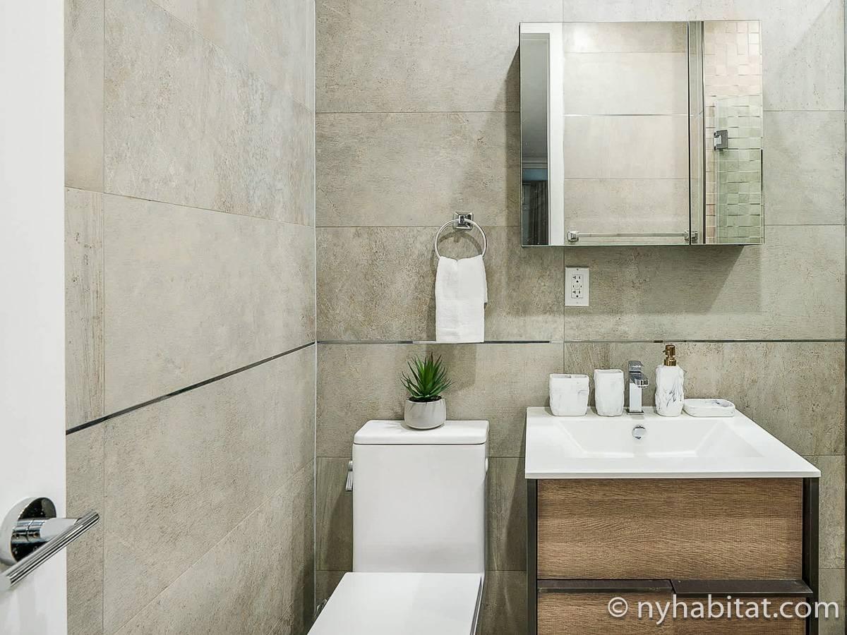 Bathroom - Photo 2 of 2 Bathroom - Photo 2 of 2